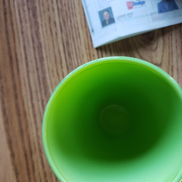 Spring Green Vase - Picture 4 of 4